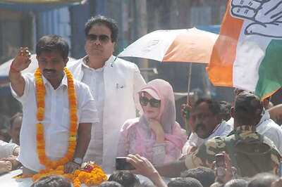 Rajiv Shukla, Amisha Patel campaign in Allahabad