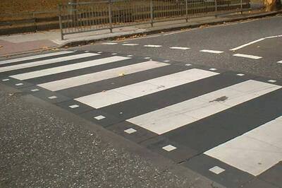 Walk like the Beatles: Kolkata Traffic Police