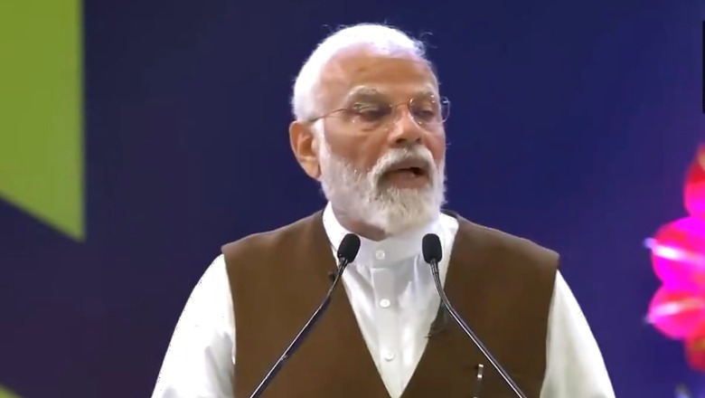 'Chunav Mein Safai...': Targeting Oppn, PM Modi's Light Moment with Content Creators, Congratulates Winners