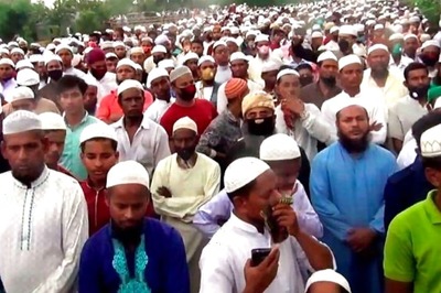 1 Lakh People Gather for Funeral in Bangladesh, Defying Lockdown and Sparking Outbreak Fears