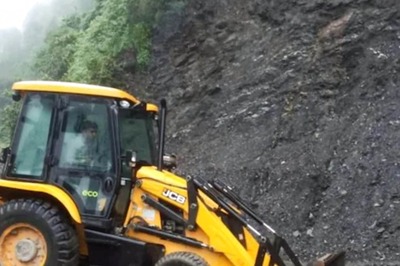 Thousands of Tourists Stranded at Uttarakhand’s Nainital Due to Heavy Rain