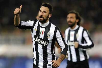 Juventus beat Bologna 2-0 to move 12 points clear