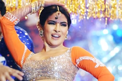 Priyanka, Sonam bond on Twitter; Kajol in a short film