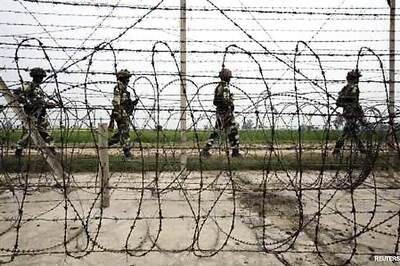 Pakistan violates ceasefire, Indian troops retaliate
