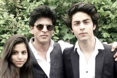 Shah Rukh Khan Doesn't Want Aryan, Suhana to Grow Up