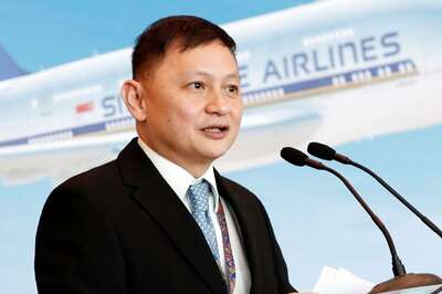 Singapore Airlines CEO Issues Apology Over Mid-Air Turbulence, Says ‘Sorry For Traumatic Experience’ | WATCH