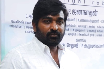 Man Attacks Vijay Sethupathi and Team at Bengaluru Airport; Video Goes Viral