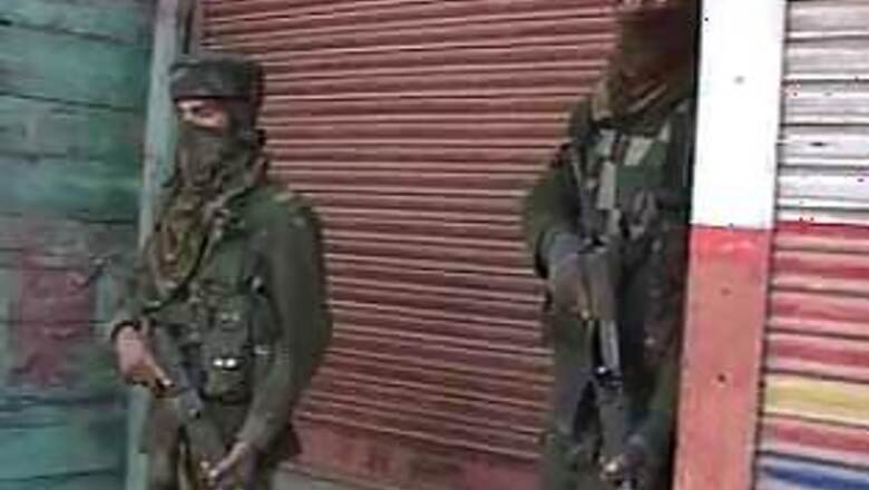 2 killed in Sopore clash; curfew imposed