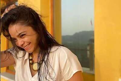 Sumona Chakravarti’s 3-Year-Old Poolside Pic Goes Viral