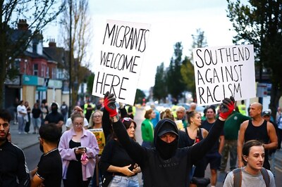 British Schoolchildren To Be Trained In Spotting Fake News After Widespread Riots