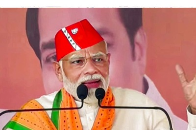 ​Modi On Board ‘Saurashtra Express’: PM to Hold 8 Rallies over 3 Days to Woo Gujarat’s Key Region