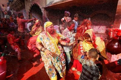 Coronavirus Dampens Holi Gatherings in Noida: RWAs Cancel Public Events Amid Health Scare
