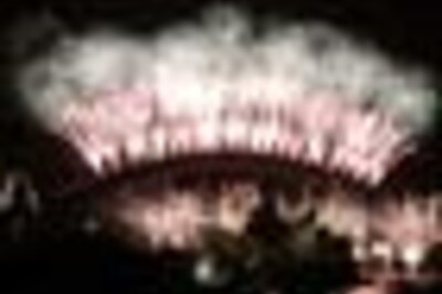 In Pics: Glitzy welcome to New Year