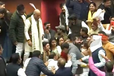 Delhi Mayor Election Updates: BJP Accuses AAP of Creating Ruckus at MCD House, Claims Women Councillors Struck With Sharp Objects