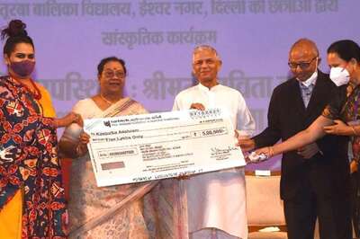 First Lady Donates Rs 5 Lakh to Underprivilege Girls at Delhi's Kasturba Gandhi School