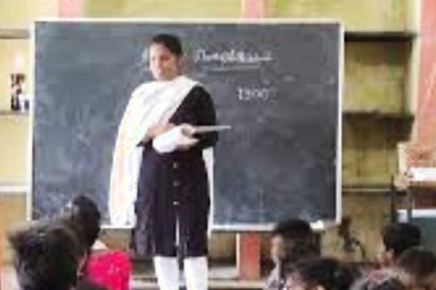 In Tamil Nadu’s Villupuram, Graduate Volunteers Teach Children For Free