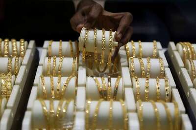 Gold Discounts Widen in Top Asian Hubs of China and India as Covid-19 Keeps Buyers Indoors