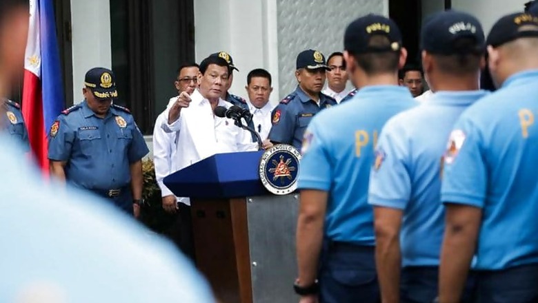 Philippines Dismisses About 100 Policemen for Using Drugs
