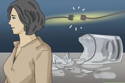 What Does It Mean to Dream About Broken Glass? 6 Interpretations