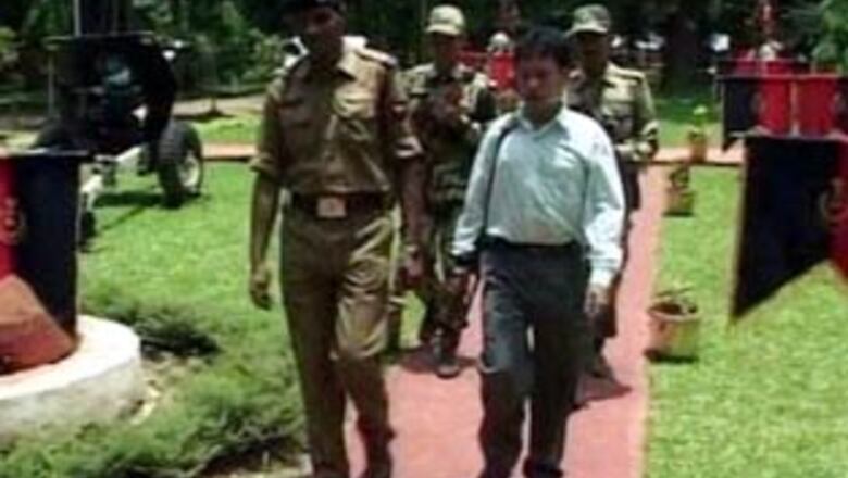 Top ATTF militant lays down arms before BSF