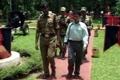 Top ATTF militant lays down arms before BSF