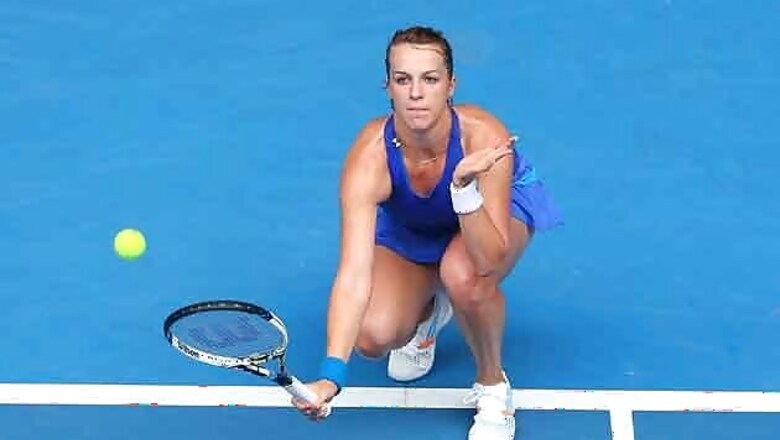Pavlyuchenkova beats Errani in Paris final