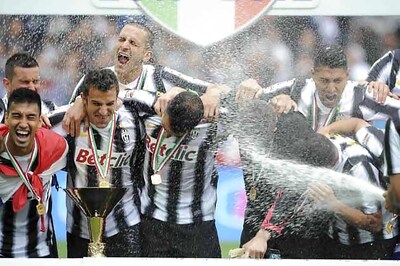 Del Piero scores as Juventus celebrate title