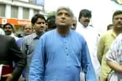 Akhtar presented Indira Gandhi Prize