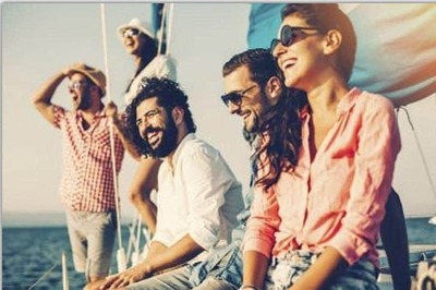 How Attractive You Look Depends On Your Company: Study