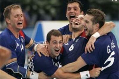  France down Iceland to win men's handball gold