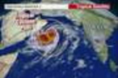 Cyclone weakens, Gujarat coast gets rains