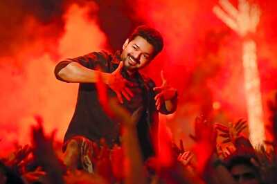 Tamil Actor Vijay Questioned by I-T Officials on Sets of ‘Master’ Over Alleged Tax Evasion by 'Bigil' Producers