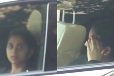 Suhana Khan Hides Face After Crowd Spots Her in Mumbai First Time Since Aryan Khan's Bail; Watch