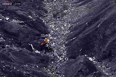 Two minutes when Airbus A320 lost contact may reveal the reason of crash