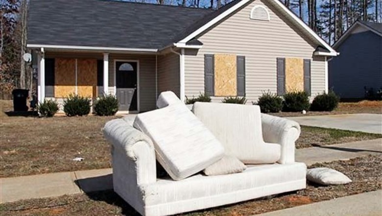 US man arrested for sex with sofa on the street