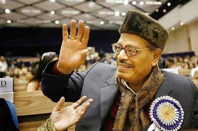 Manna Dey hospitalized, undergoing dialysis