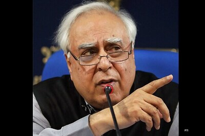 Sibal mocks Modi, says Delhi is 'distant'