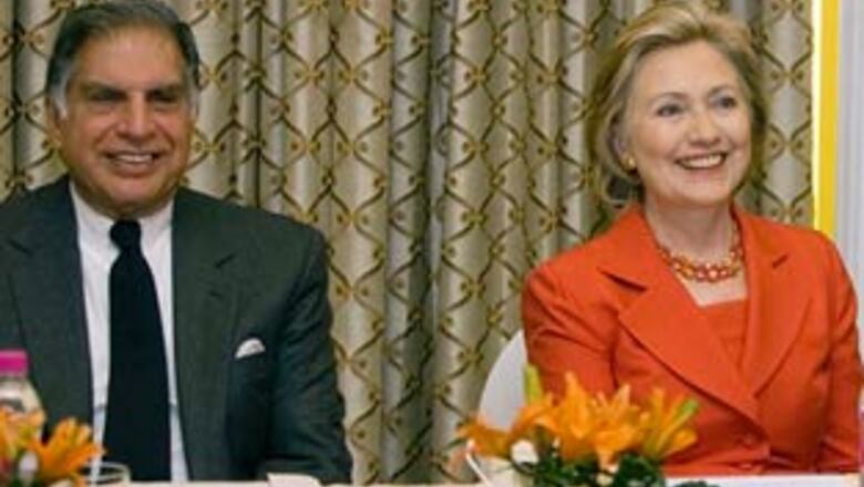 Hillary meets heroes of Taj, salutes their bravery