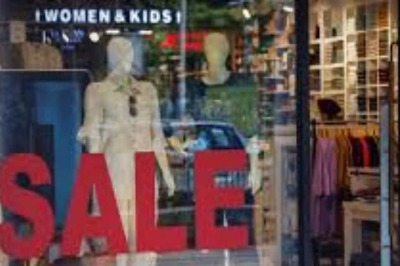 Fashion on a Budget: Mumbai's Kurla Cloth Market Serves Style by the Kilogram