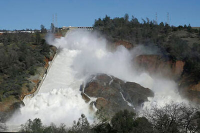 Oroville Dam Near Collapse in US, 162,000 People Ordered to Evacuate