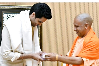 Major's Adivi Sesh Meets UP CM Yogi Adityanath; Gets Honoured By Him With a Shawl