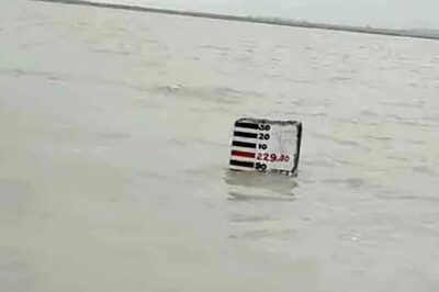 Water levels Rising in Ganga and Yamuna Rivers, People Shift to Safer Places in UP