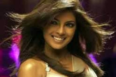 Sizzle like Priyanka Chopra in Dostana