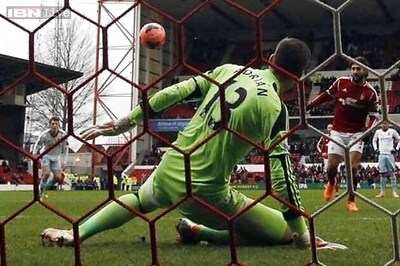 FA Cup: West Ham humiliated by Forest; Chelsea and Liverpool win