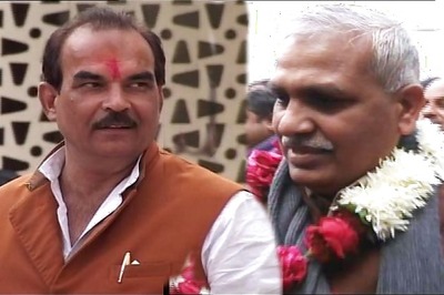 UP polls: Parties woo tainted leaders, face rift