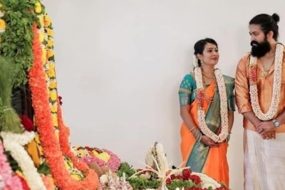 Kannada Star Yash and Family Move Into New House, See Photos From Housewarming Ritual