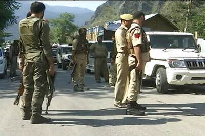 Terrorists Barge Into House of 2 Policemen in Kashmir's Shopian, Fire Gunshots