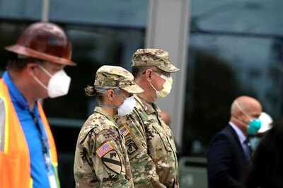 US to Seize Exports of Masks, Gloves Amid Coronavirus Crisis