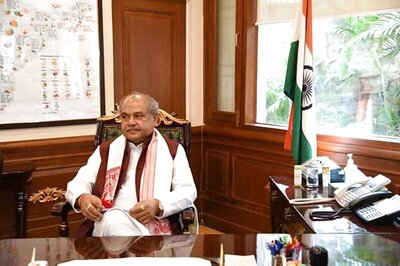 Surrounded by Middlemen, UPA Govt Couldn't Implement Agri Reforms Recommended by Swaminathan Panel: Tomar