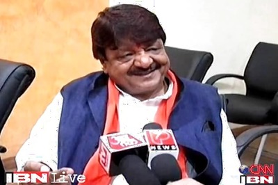 HC issues notice to Kailash Vijayvargiya on petitions over poll irregularities